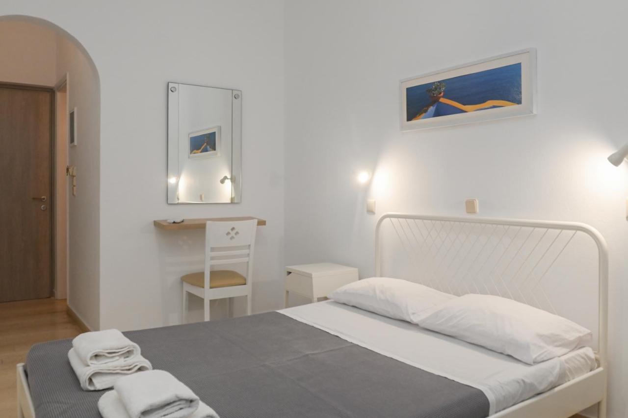 Oscar Hotel Kamári Zewnętrze zdjęcie